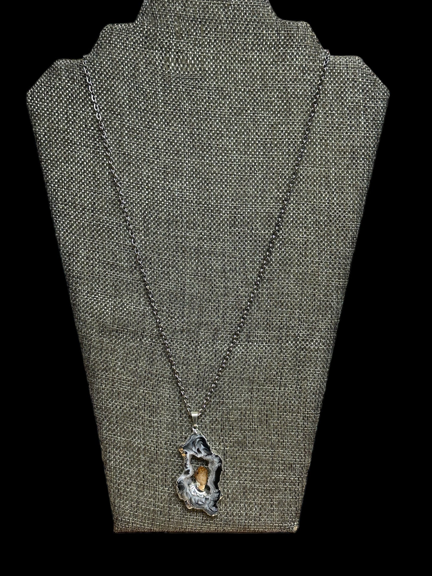 Druzy Agate with Crystal